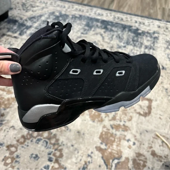 Jordan Nike 6-17-23 Metallic Silver sz 6.5 Youth - Picture 4 of 6